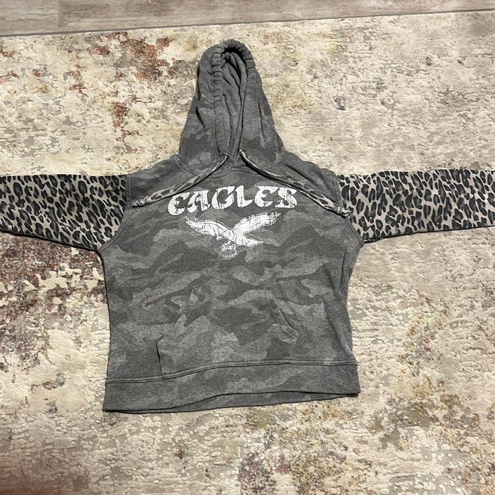 Camo eagle sweatshirt with leopards leaves never worn in perfect shape